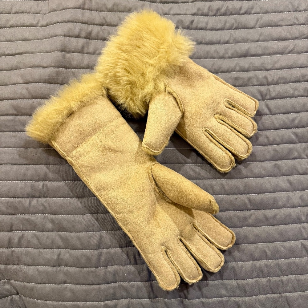 LIMITED TIME: 3 FOR $30. WOMEN'S SIZE 6-7 GLOVES - Picture 1 of 5